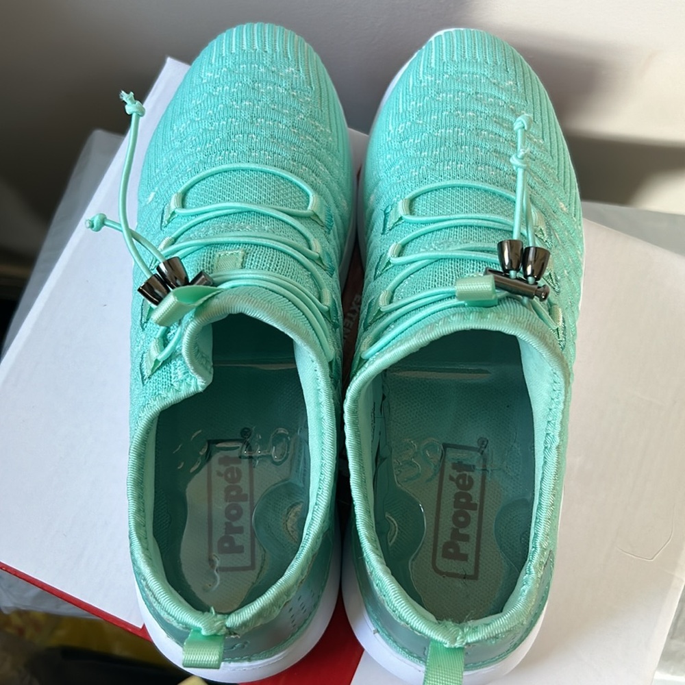 NIB Women’s Propet Travel Bound Sneakers Size 8 - Picture 6 of 10